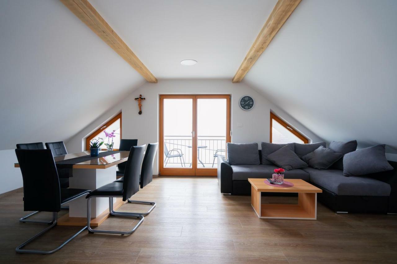 Pjagodic Apartments & Wellness แซเคลียนาโกเรนสเคม ภายนอก รูปภาพ