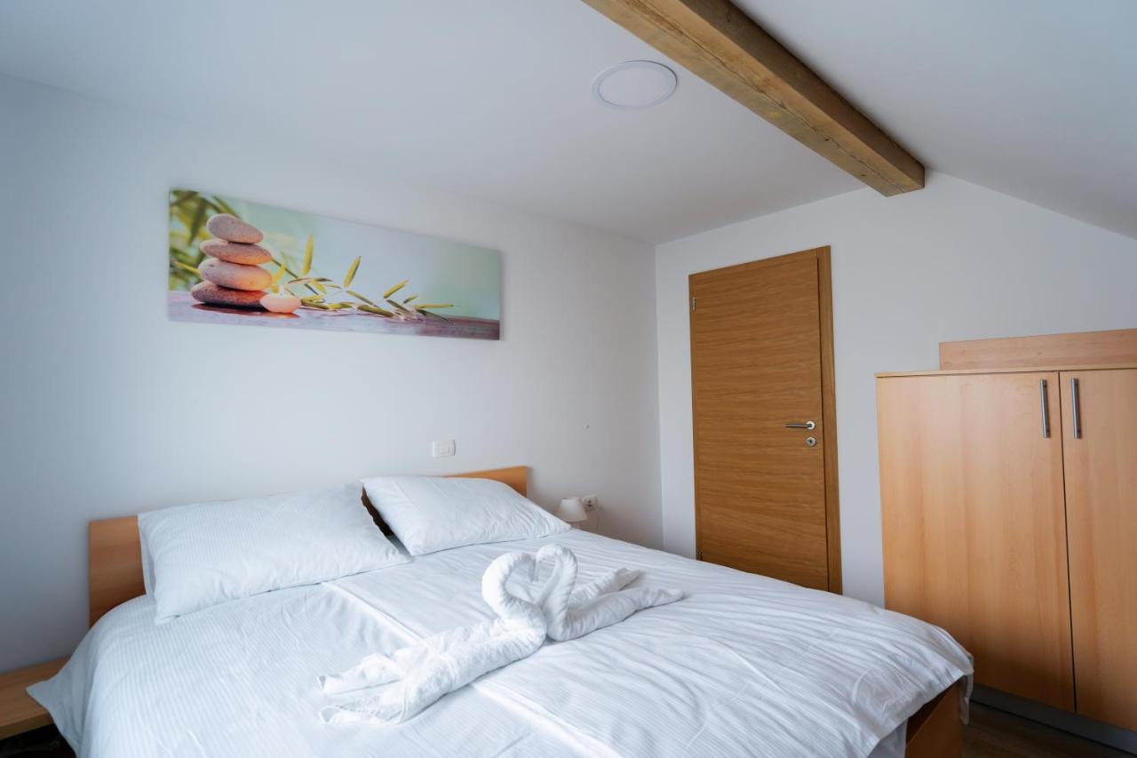 Pjagodic Apartments & Wellness แซเคลียนาโกเรนสเคม ภายนอก รูปภาพ
