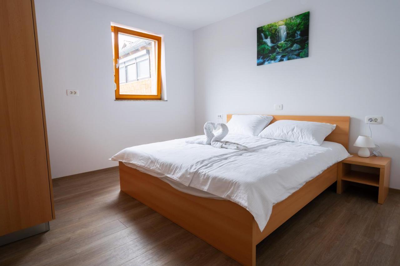 Pjagodic Apartments & Wellness แซเคลียนาโกเรนสเคม ภายนอก รูปภาพ